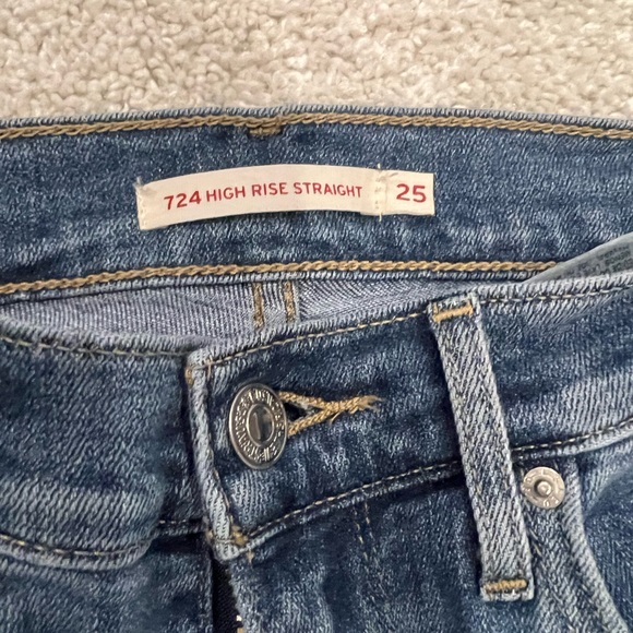 Levi 724 High Rise Straight Crop Womens jean - Picture 2 of 3